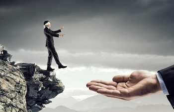un homme, les yeux bandés marche et se trouve devant un précipice. Mais la main de Dieu est-elle là. Et l’homme le sait