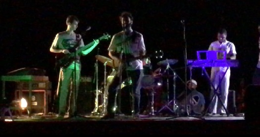 Olivier et Lucas sont invités a chanter sur scène à Fada (Burkina-Faso) Olivier et Lucas sont invités a chanter sur scène à Fada (Burkina-Faso)
